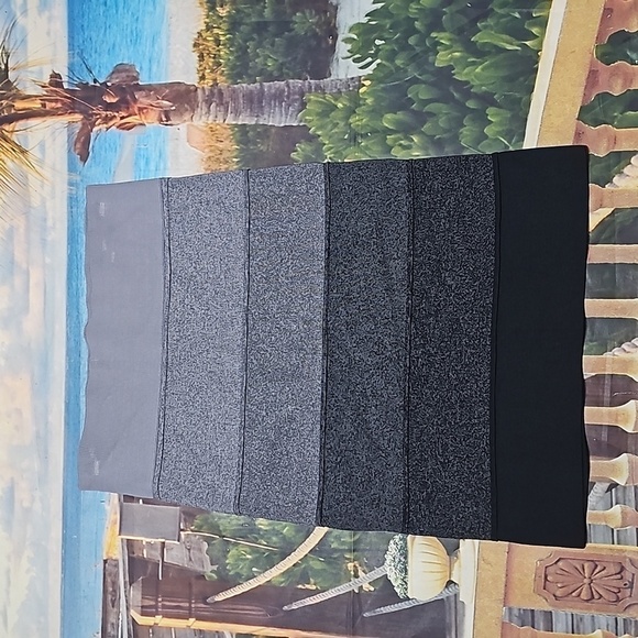 BCBGMaxazria Gray and Black Mini Skirt Size Medium - Picture 2 of 5